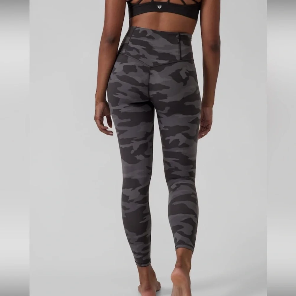 Athleta Elation Camo 7/8 Tight - Picture 2 of 7
